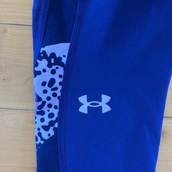 Under Armour Crops - Picture 2 of 5